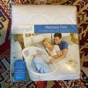 Halo bassinet mattress cover pad